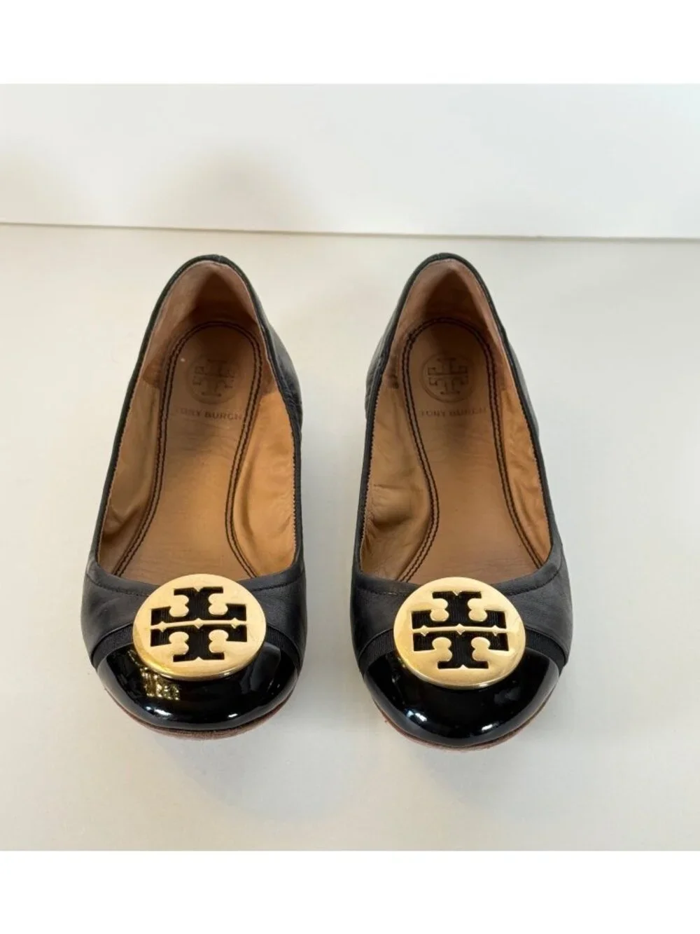 Tory Burch Minnie Patent Leather Cap Toe Ballet Flats Black Gold TB Logo